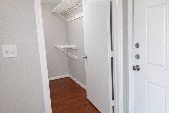 Building Photo - 134 S Bend Ct