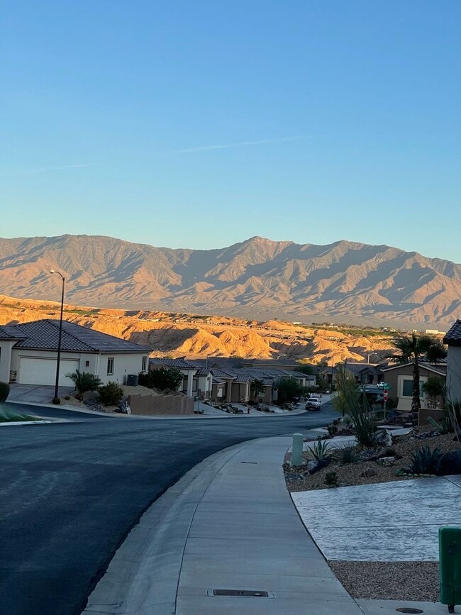 Building Photo - Home in Hayden Estates 3 bedroom, 2 bath with a 3 car garage