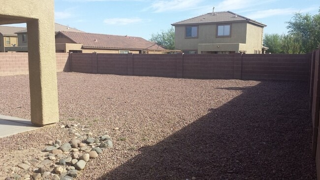 Building Photo - Spacious Marana Living with Loft & Low-Maintenance Appeal