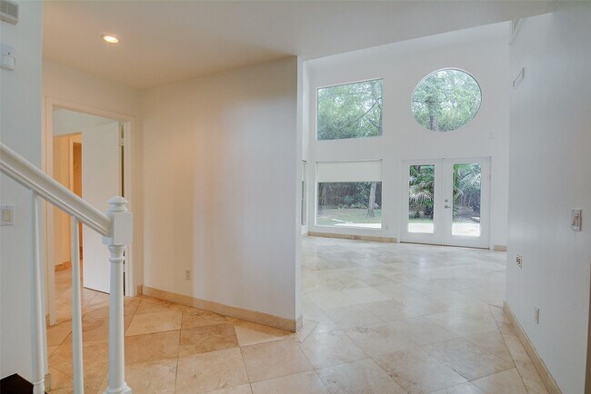 Building Photo - 10 E Indian Sage Cir