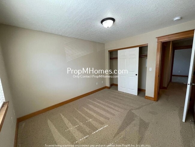 Building Photo - 2507 E Burnside St