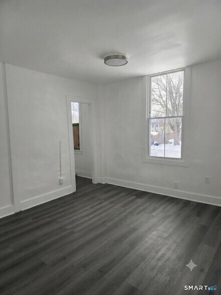 Building Photo - 16 3rd St