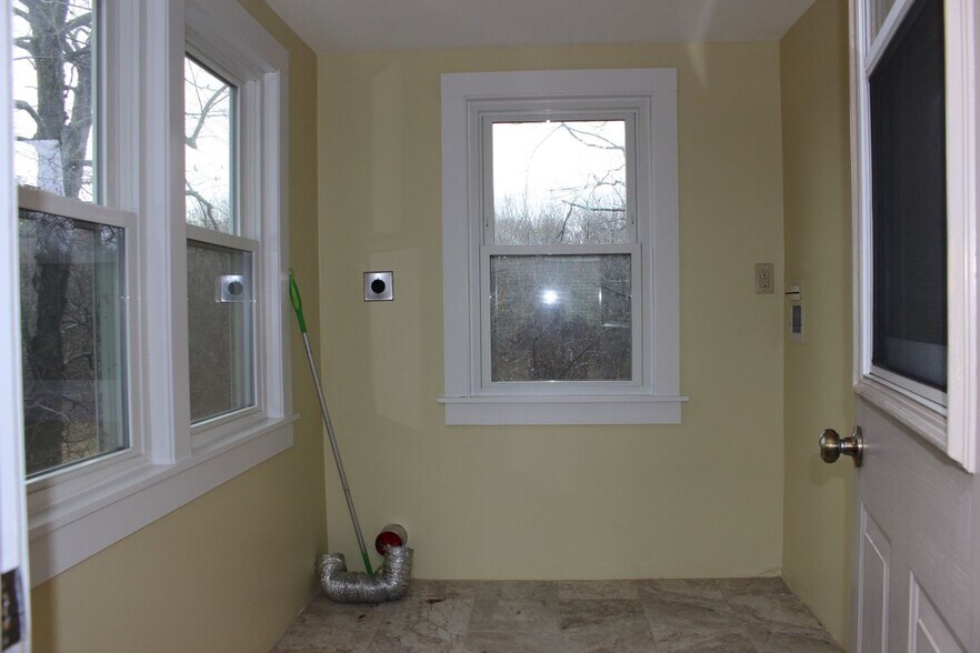 Building Photo - 38 Covey Rd