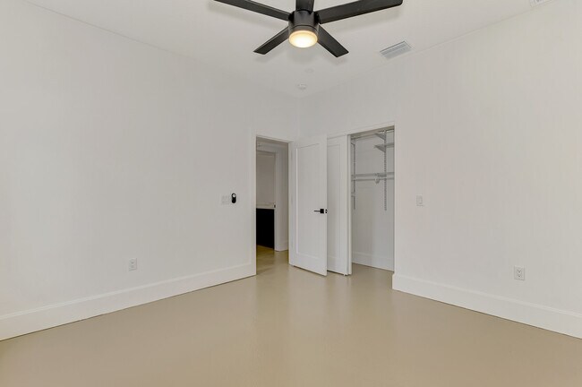 Building Photo - 2144 Webber St