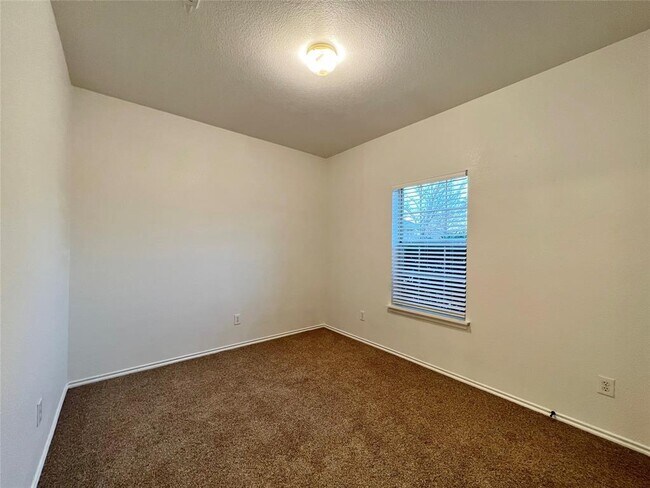 Building Photo - 703 Donny Brook Dr