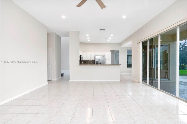 Building Photo - 2527 Eagle Run Dr