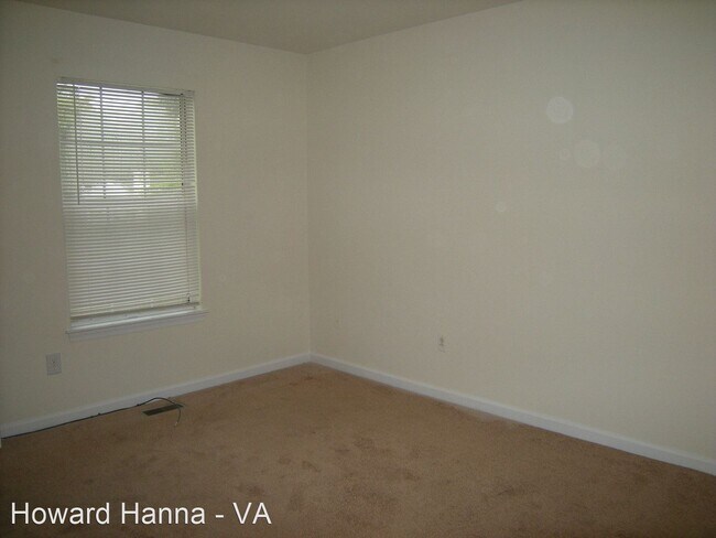 Building Photo - 3 br, 2.5 bath House - 10 Miranda Court