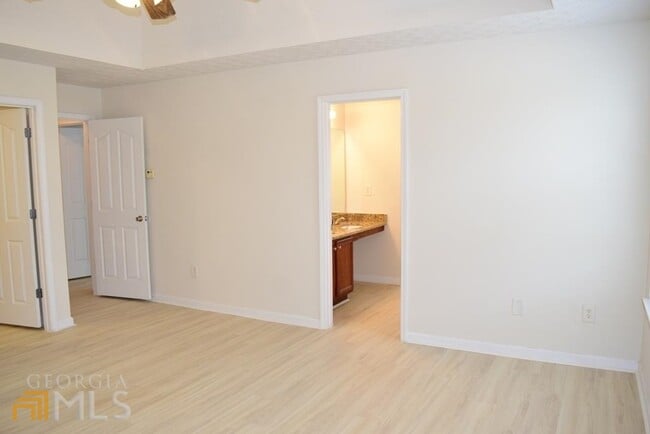 Building Photo - 43 Churchill Park Dr