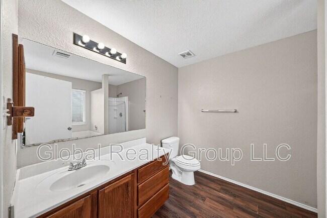 Building Photo - 117 Creek Run