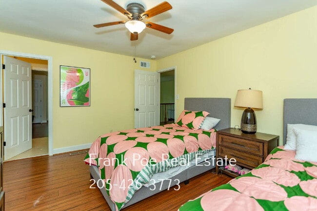 Building Photo - Charming 3-Bedroom Condominium in Birmingham!