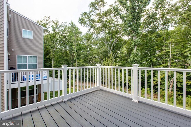 Building Photo - 2546 Buckthorn Dr