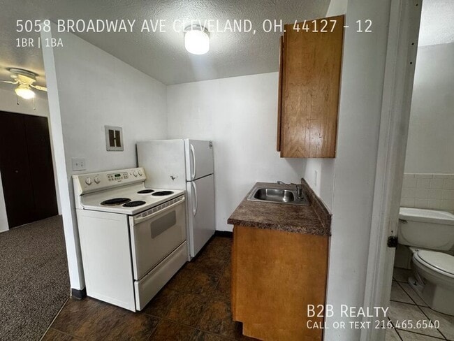 Building Photo - 5058 Broadway Ave