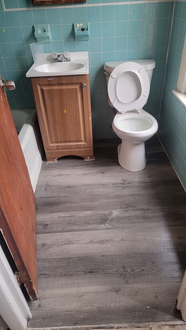 Building Photo - 1530 Pennington Rd