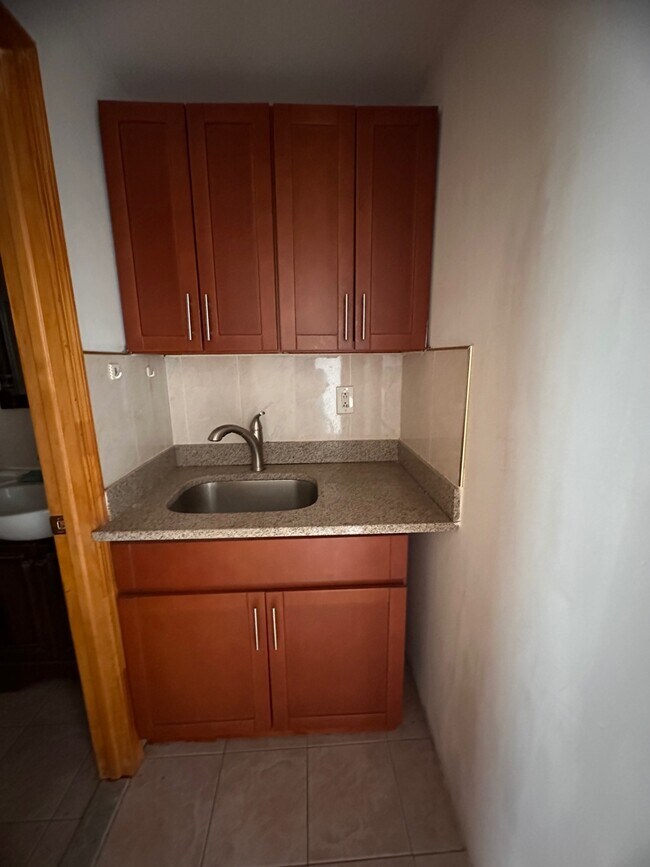 Building Photo - 854-855 55th St