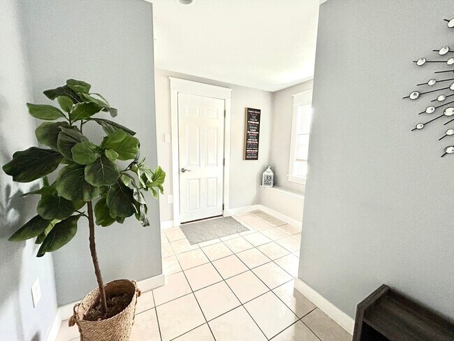 Building Photo - 19 Brigham Farm Ln