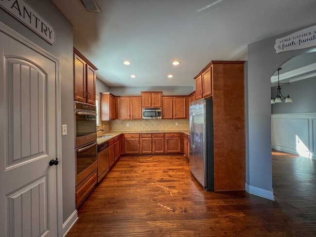 Building Photo - Short Term Leases Options! Gorgeous 5 Bedr...