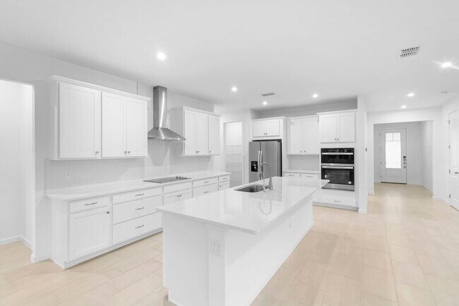 Building Photo - 13053 Pergola Ave