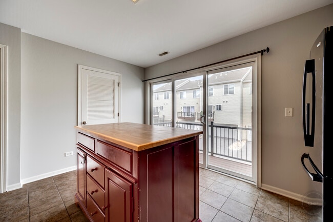 Building Photo - 14626 Paul Revere Ln