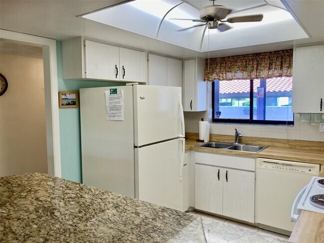 Building Photo - 3500 El Conquistador Pkwy