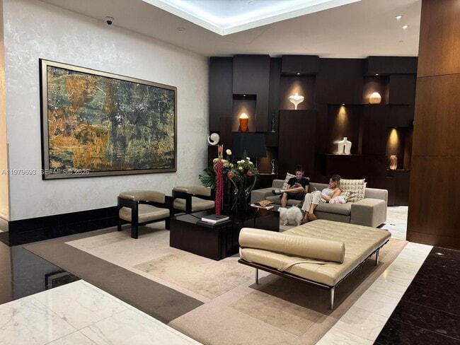 Building Photo - 200 Biscayne Blvd Way