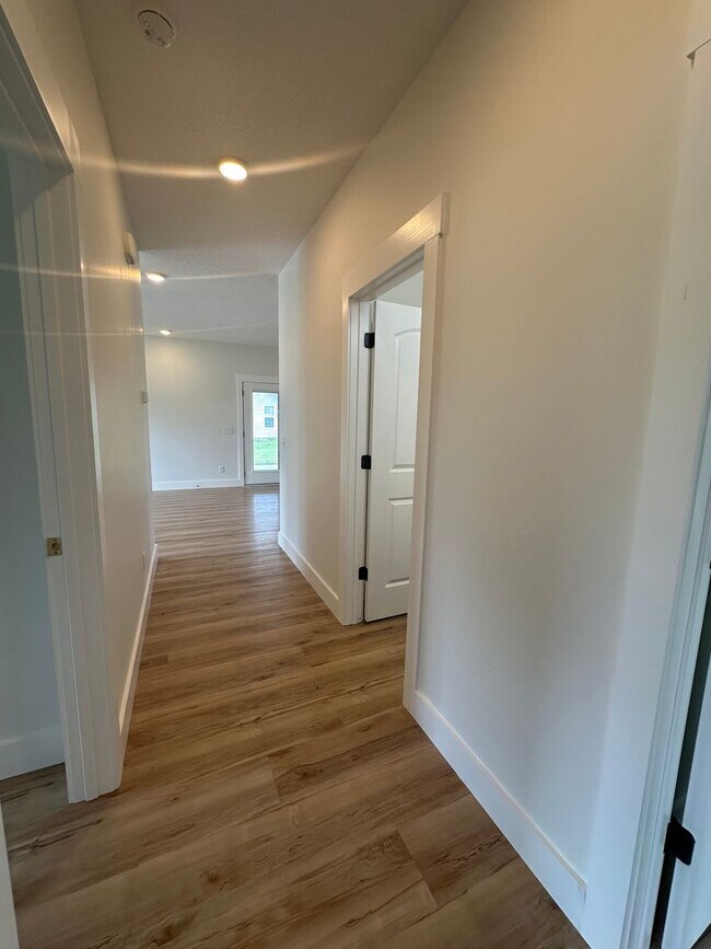 Building Photo - 3 Bed 2 Bath New Construction Home