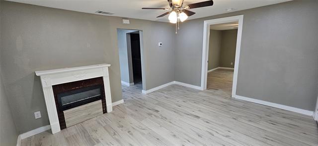 Building Photo - 401 N Brazos Ave