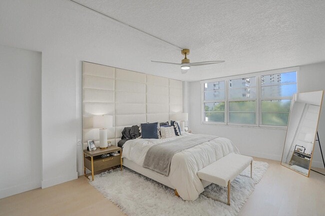 Building Photo - 2121 N Ocean Blvd