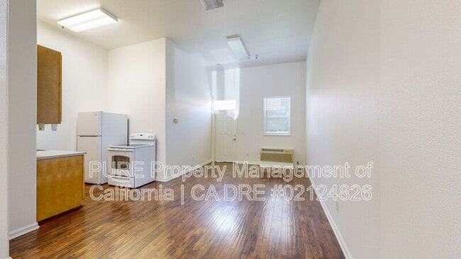 Building Photo - 154 Railroad Ave