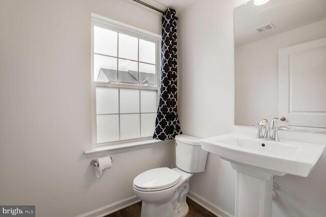 Building Photo - 2323 Champions Wy