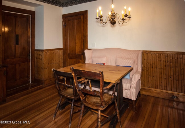 Building Photo - 48 Salem St