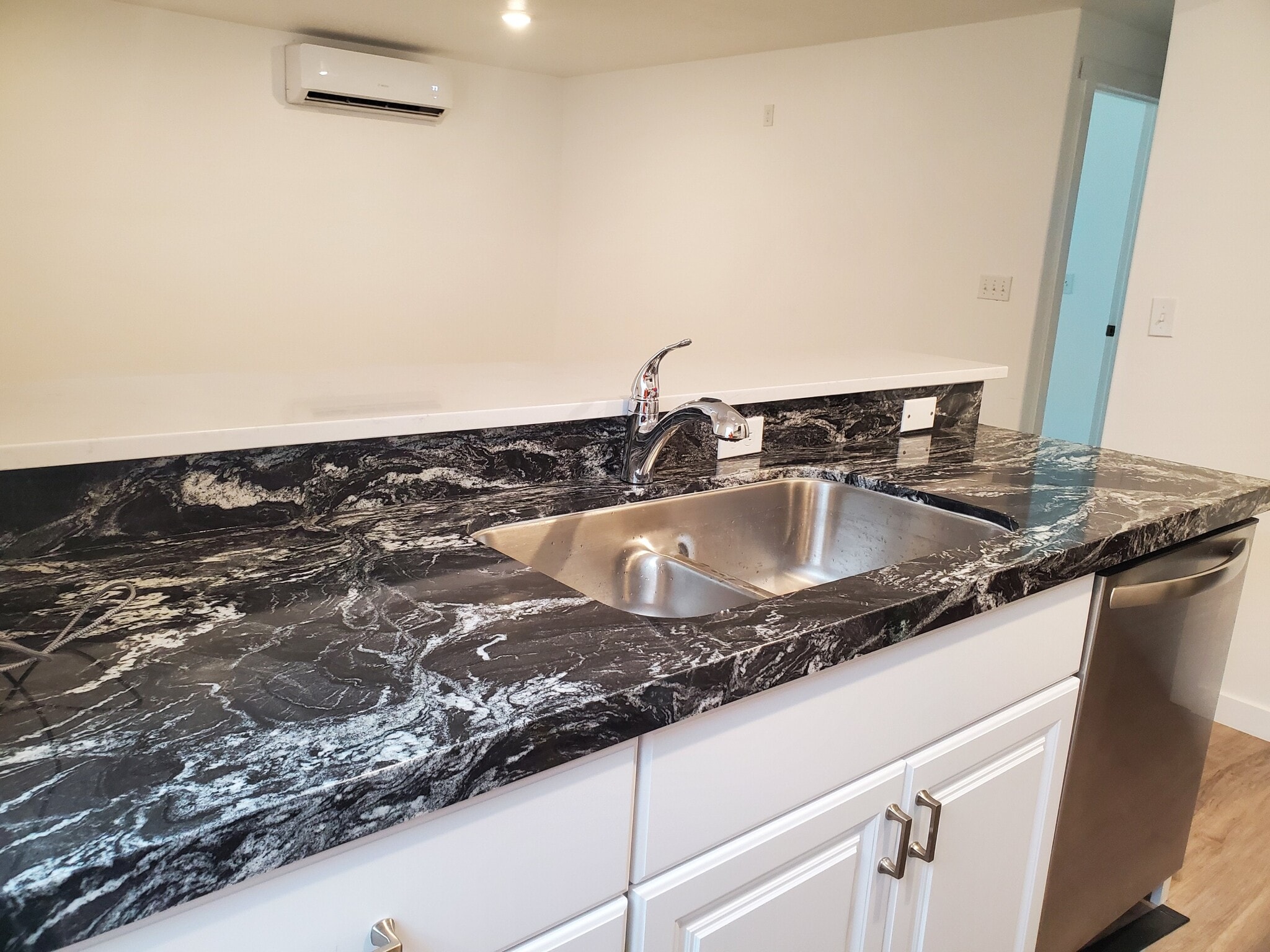 Custom sink - 3330 E Baywater