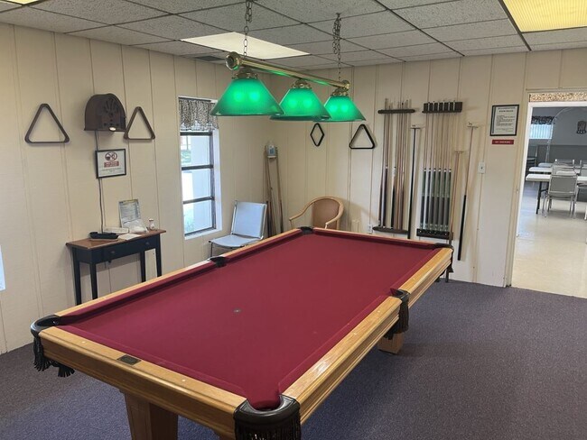 Building Photo - 349 Talbot St