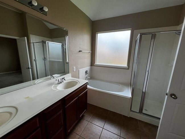 Building Photo - 23706 Red Glade Ct