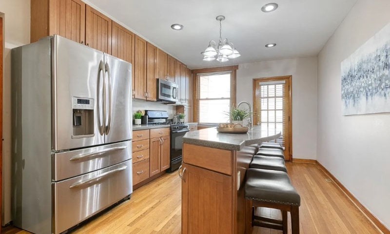 Building Photo - 640 S Lakewood Ave