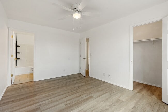 Building Photo - 24421 N Diamond Head Ave
