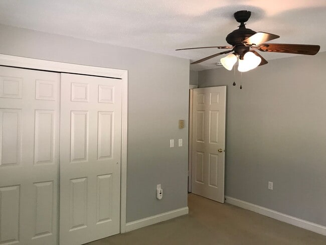 Building Photo - Somerset Condominiums, Freeport:2BR/1BA av...