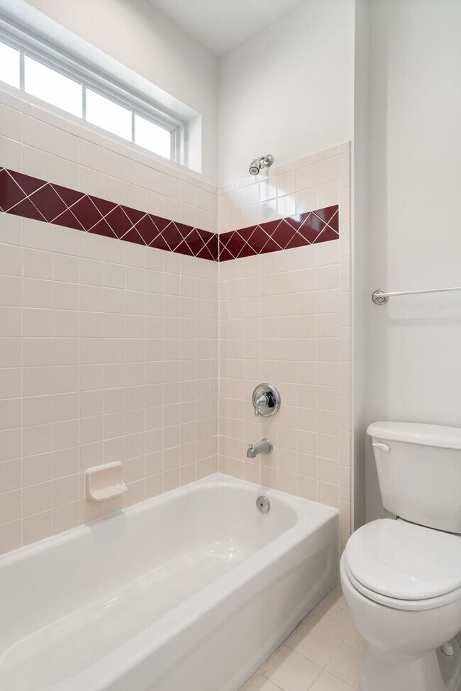 Building Photo - Stunning 4 level detached home close to the Mosaic District in Fairfax!