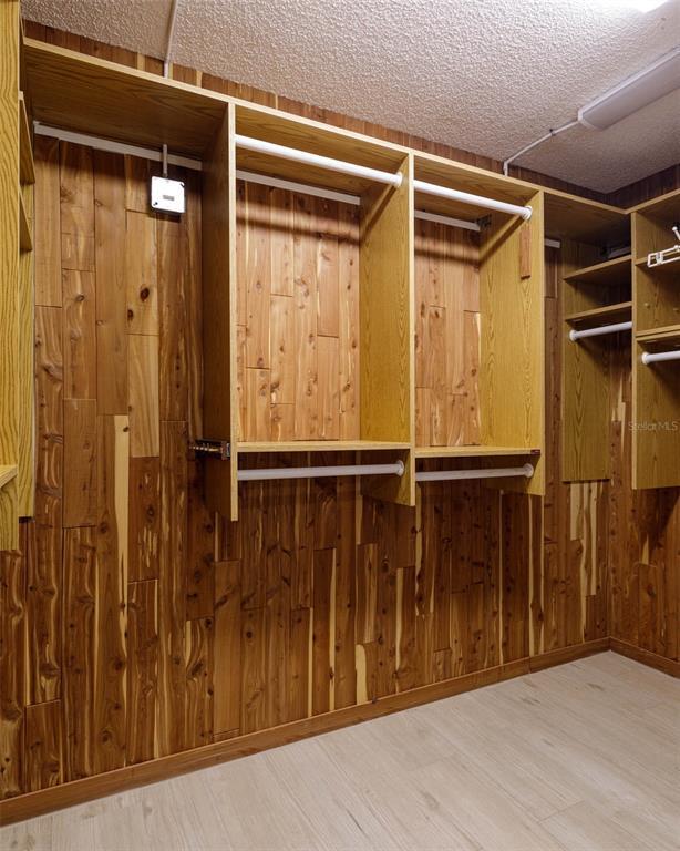 Building Photo - 2775 Kipps Colony Dr S