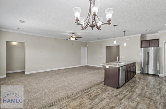 Building Photo - 147 Rimes Ave SE