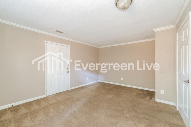 Building Photo - 3621 Vanuys Rd