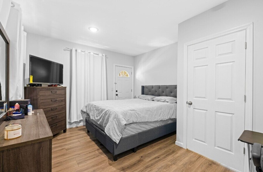 Building Photo - 87 Isabella Ave