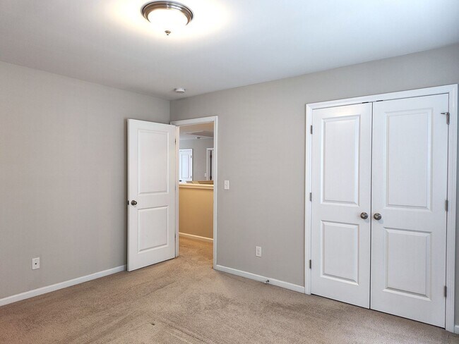 Building Photo - Beautiful 2 story home located in Berewick Community in Charlotte!