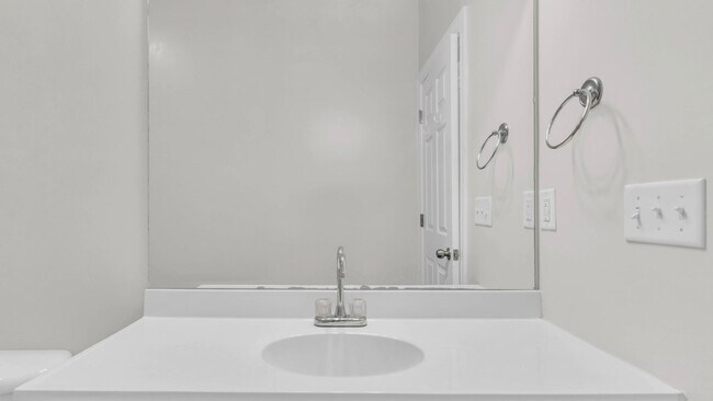 Building Photo - Nestled between Southside & St. Elmo - 3 b...