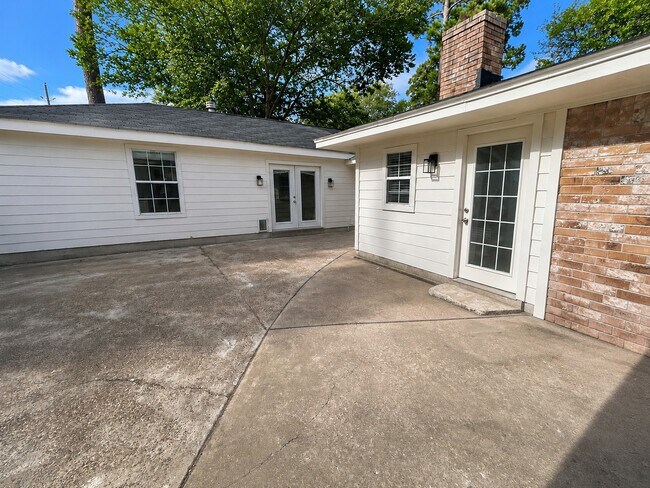 Building Photo - 24207 Shellbrook Dr