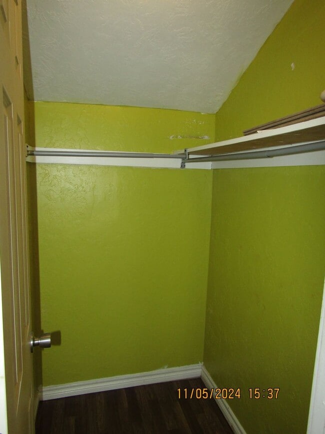 Building Photo - Very nice updated home!