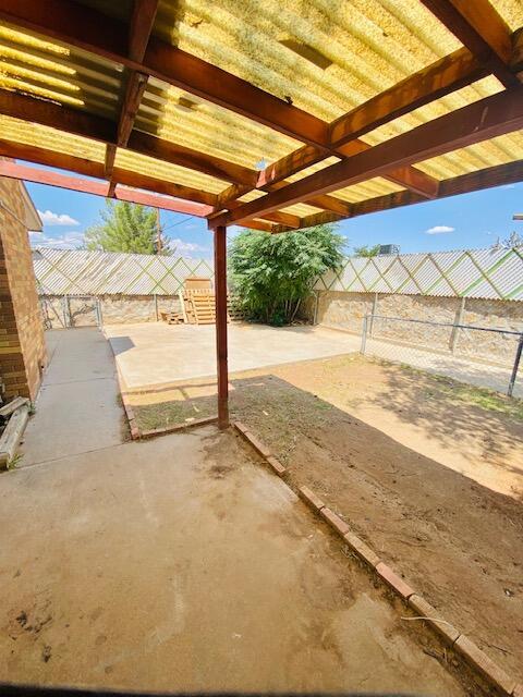 Building Photo - 9406 Montgomery Dr