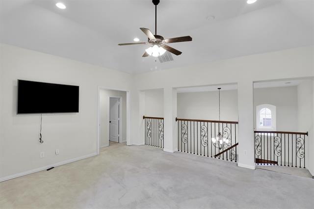 Building Photo - 13865 Pomegranate Dr