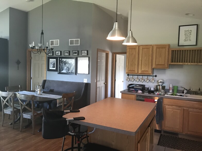 Dining Room - 1051 Tamarack Way