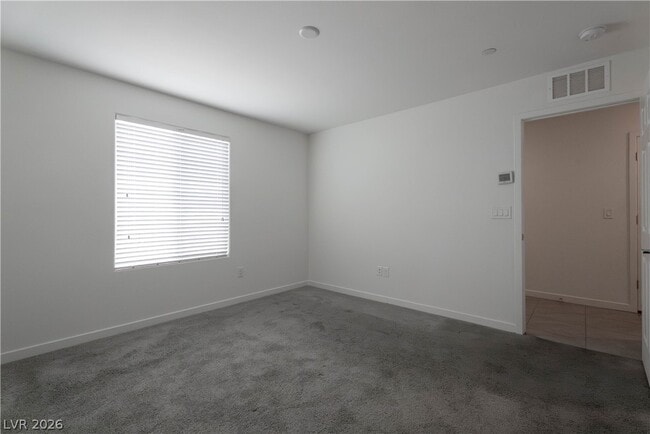 Building Photo - 902 Bronzite St