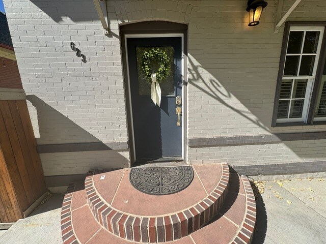 Building Photo - 623 S Logan St